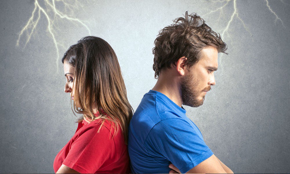 “Каждый твой шаг – провал”. Как реагировать на критику в отношениях?